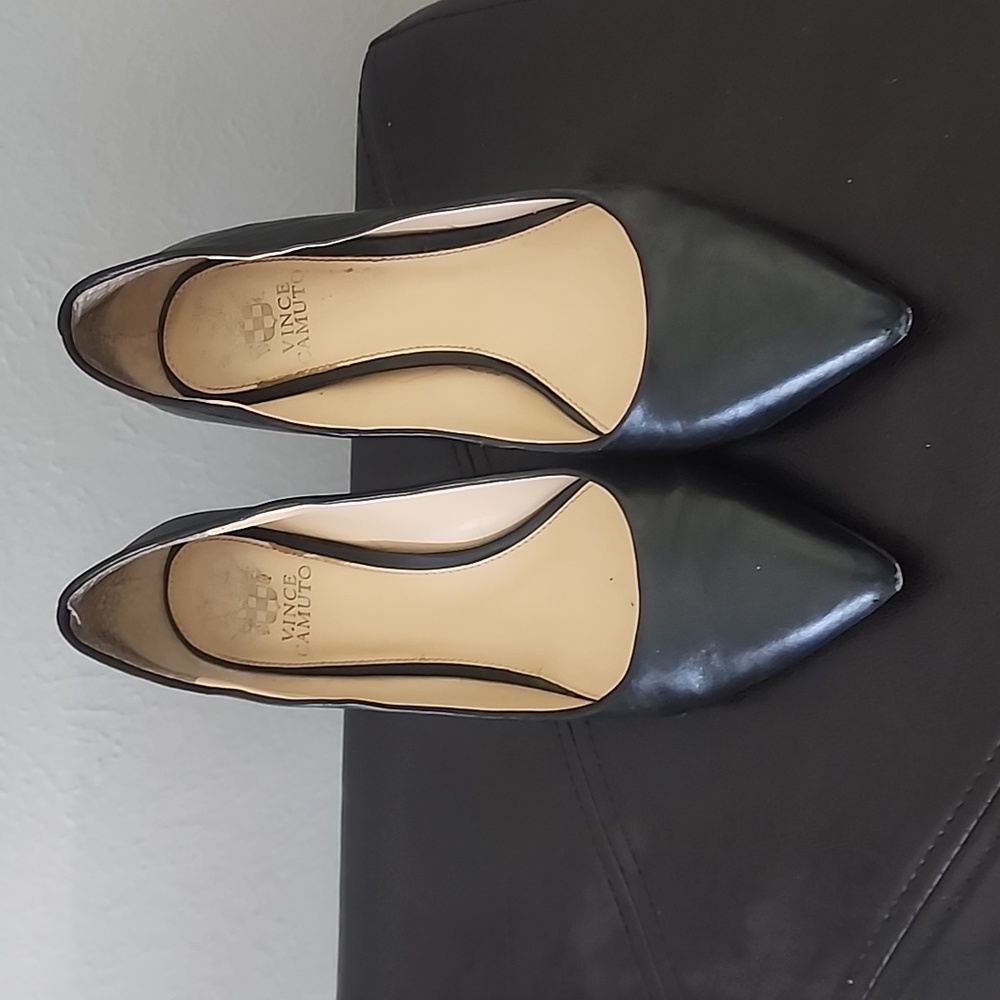 Vincent Camuto Women's Pointed Toe Leather Pump